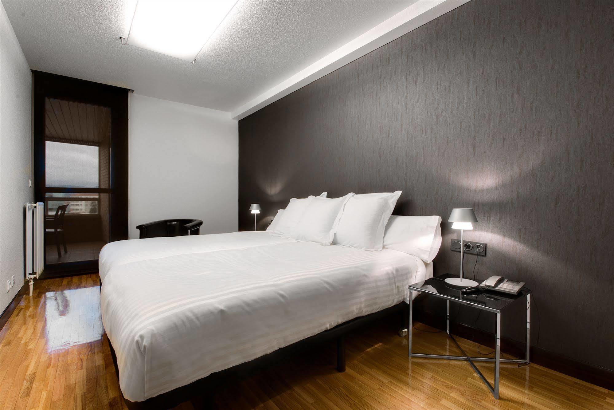 Aparthotel Mendebaldea Pamplona