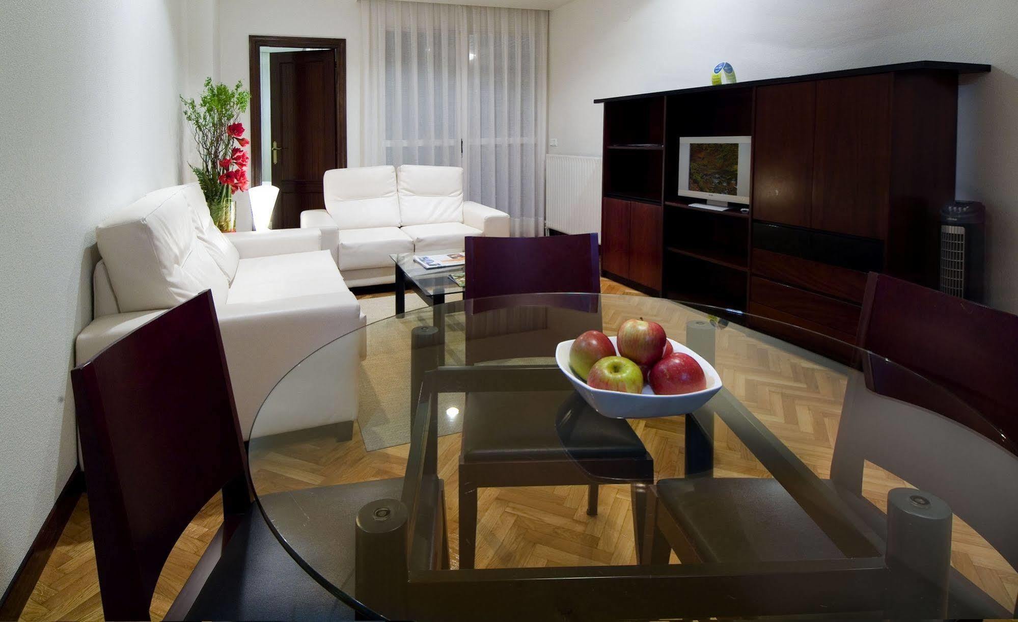 Aparthotel Mendebaldea